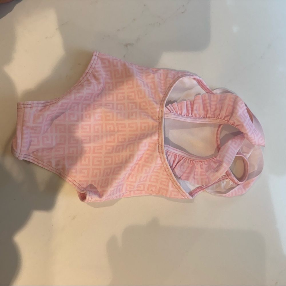 Givenchy Peach Patterned Fabric - Picture 5 of 5